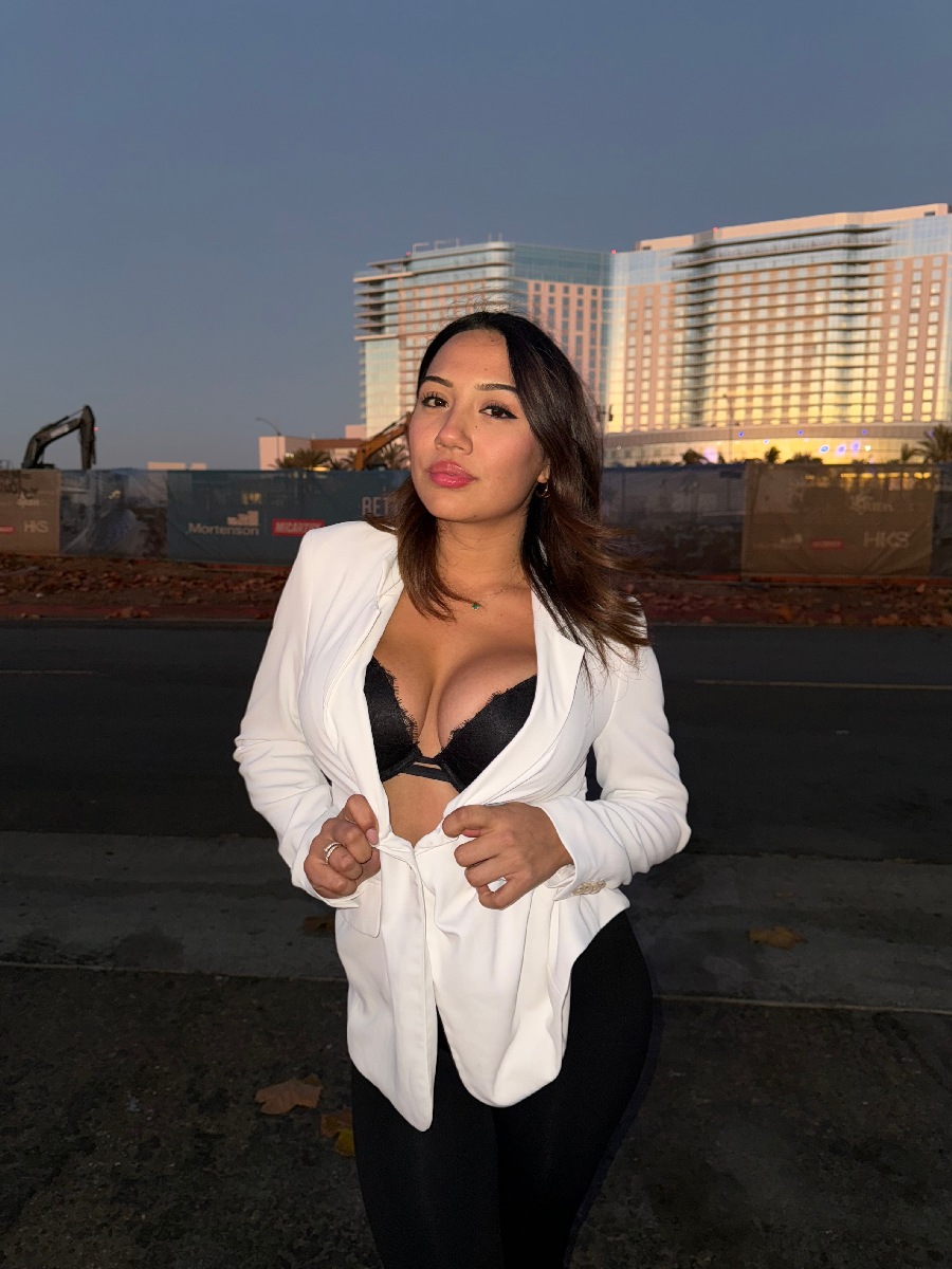 Take a pause and enjoy Ali Cruz — streaming from Bogor