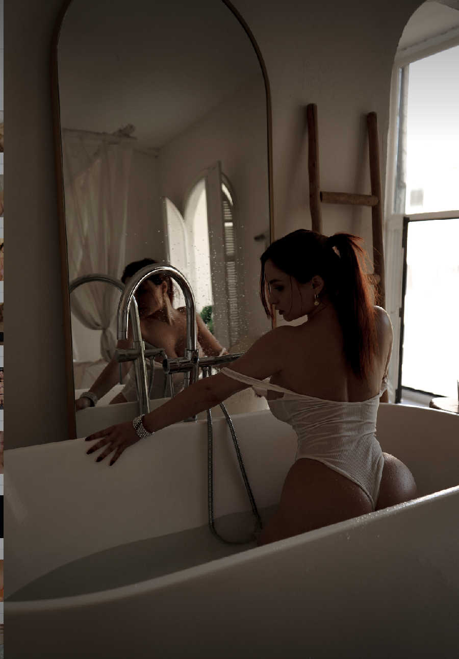 A playful frame from Miranda Faith nude — online in Bogor