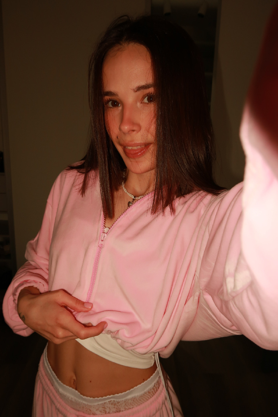 Tina brings the glow — live moments in Bogor